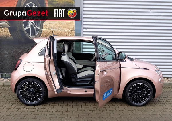 Fiat 500 cena 144900 przebieg: 8000, rok produkcji 2021 z Bodzentyn małe 67